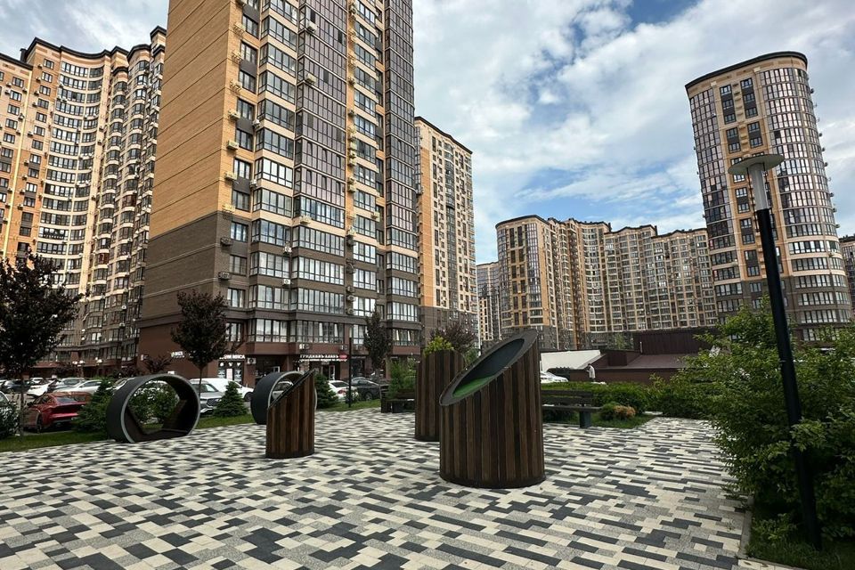Продаётся 2-комнатная квартира, 63.8 м²