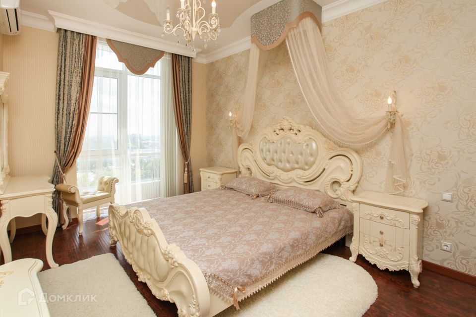 Продаётся 3-комнатная квартира, 100 м²