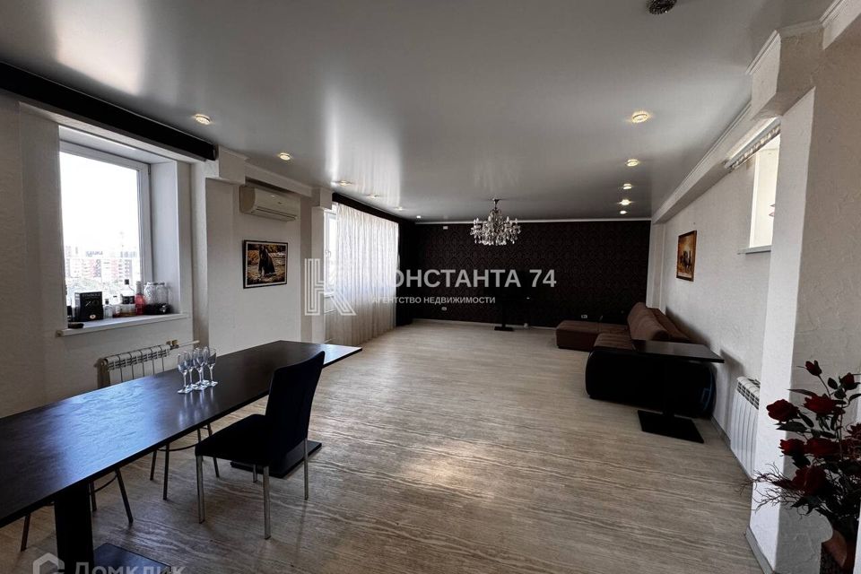 Продаётся 1-комнатная квартира, 93 м²
