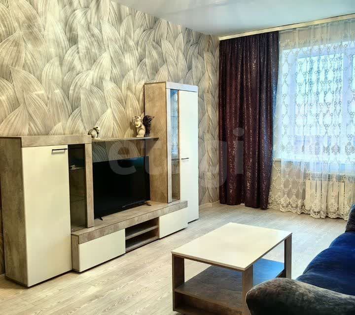 Сдаётся 2-комнатная квартира, 81 м²