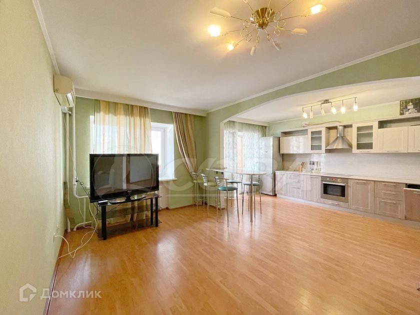 Сдаётся 2-комнатная квартира, 94 м²