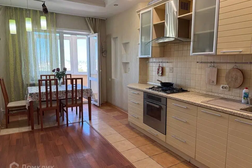 Продаётся 3-комнатная квартира, 112 м²
