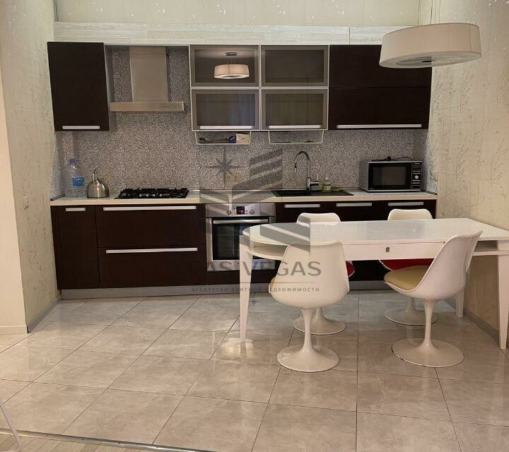 Сдаётся 3-комнатная квартира, 118 м²