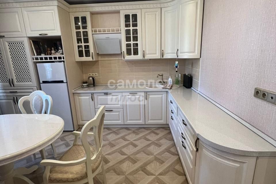 Продаётся 1-комнатная квартира, 49.1 м²