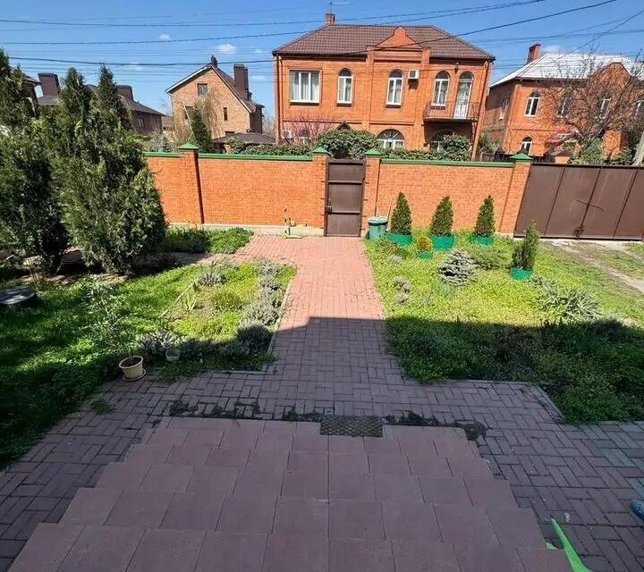 Продаётся 3-этажный дом, 288 м²