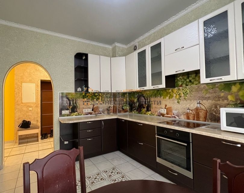 Сдаётся 3-комнатная квартира, 94 м²