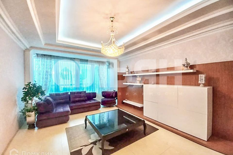 Продаётся 2-комнатная квартира, 122.4 м²