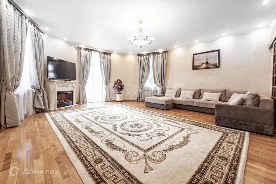 Продаётся 5-комнатная квартира, 179.2 м²