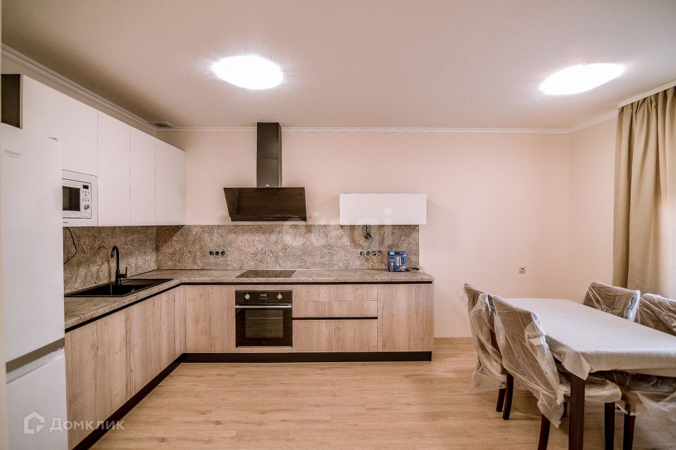 Сдаётся 5-комнатная квартира, 140 м²