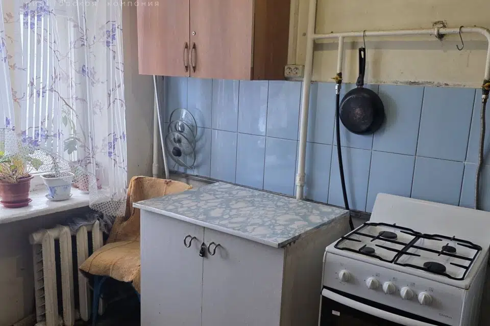 Продаётся комната в 6-комн. квартире, 80 м²
