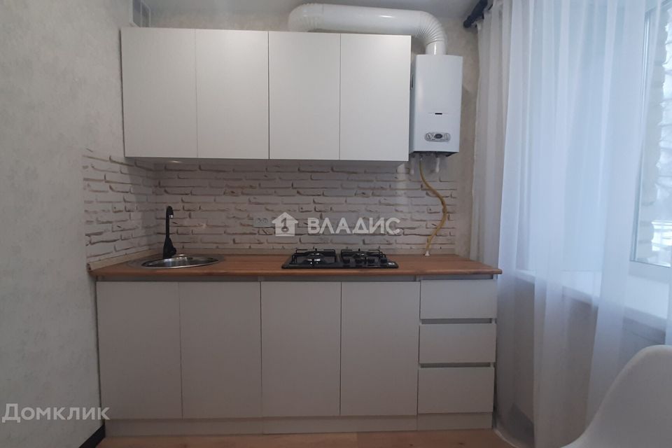 Продаётся 3-комнатная квартира, 42.9 м²