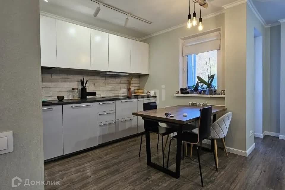 Продаётся 2-комнатная квартира, 68.3 м²