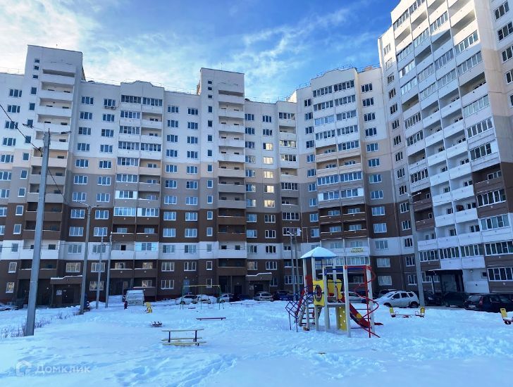 Продаётся 3-комнатная квартира, 98 м²