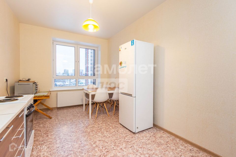 Продаётся 3-комнатная квартира, 93.7 м²