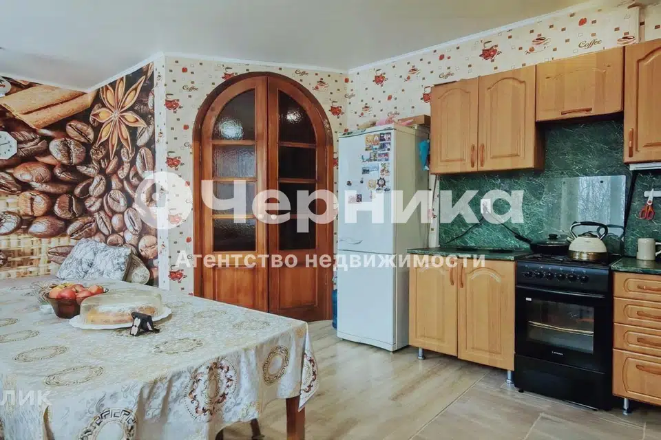 Продаётся 2-этажный дом, 175 м²