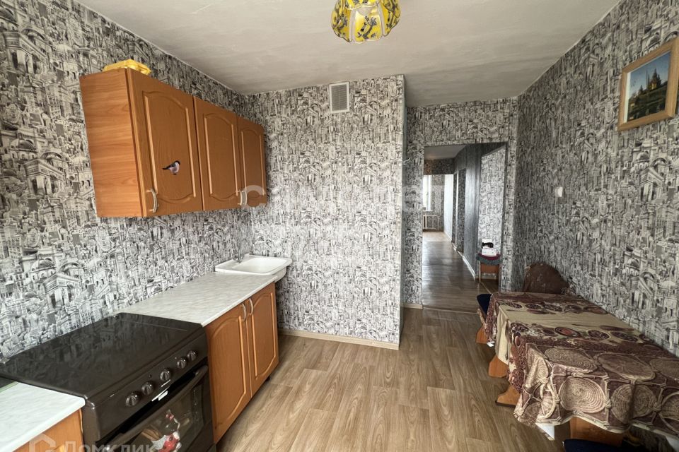 Продаётся 4-комнатная квартира, 70.2 м²