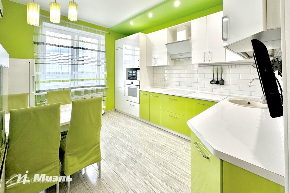 Продаётся 1-комнатная квартира, 42.3 м²