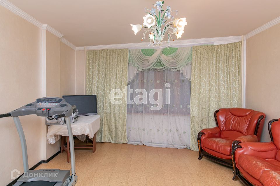 Продаётся 4-комнатная квартира, 110 м²