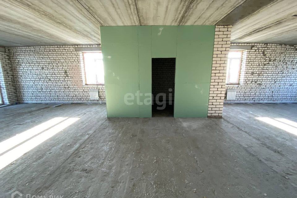 Продаётся 3-комнатная квартира, 108.5 м²