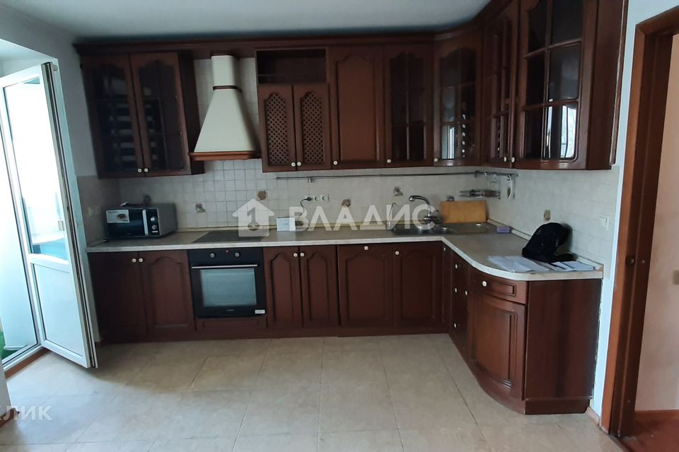 Продаётся 3-комнатная квартира, 105.1 м²