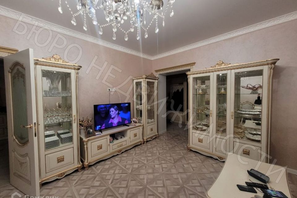 Продаётся 4-комнатная квартира, 111.9 м²