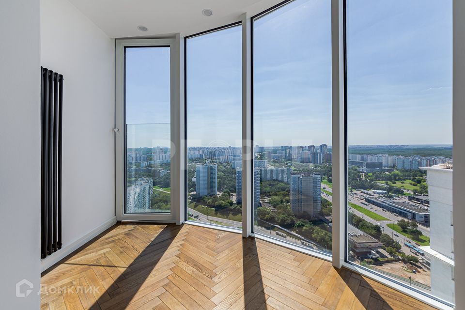 Продаётся 5-комнатная квартира, 185 м²