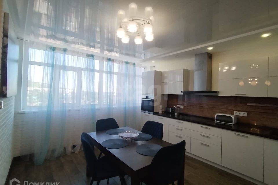 Продаётся 3-комнатная квартира, 103 м²