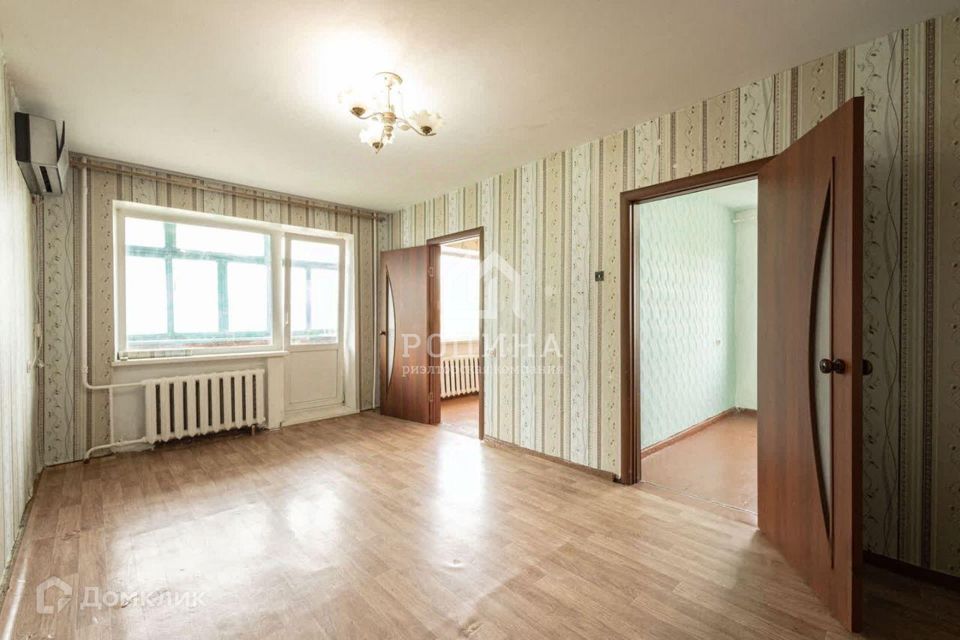 Продаётся 4-комнатная квартира, 60.3 м²