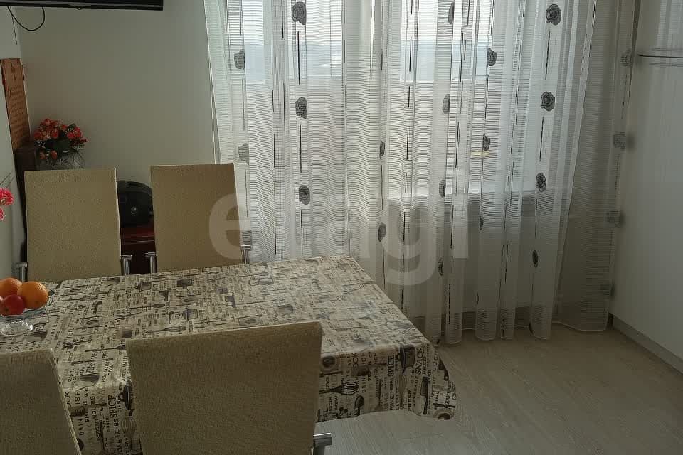 Продаётся 2-комнатная квартира, 60.5 м²