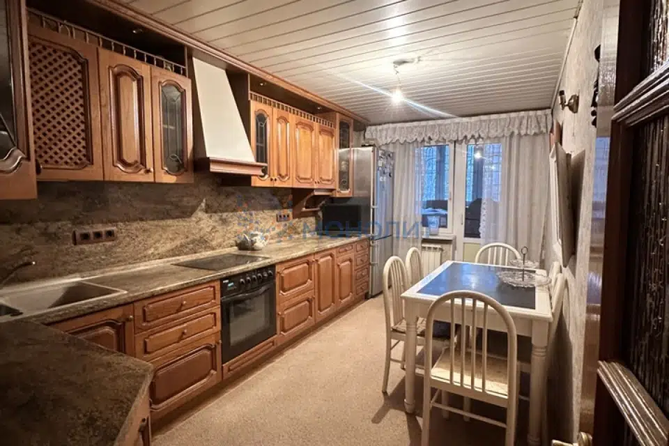 Продаётся 4-комнатная квартира, 111 м²