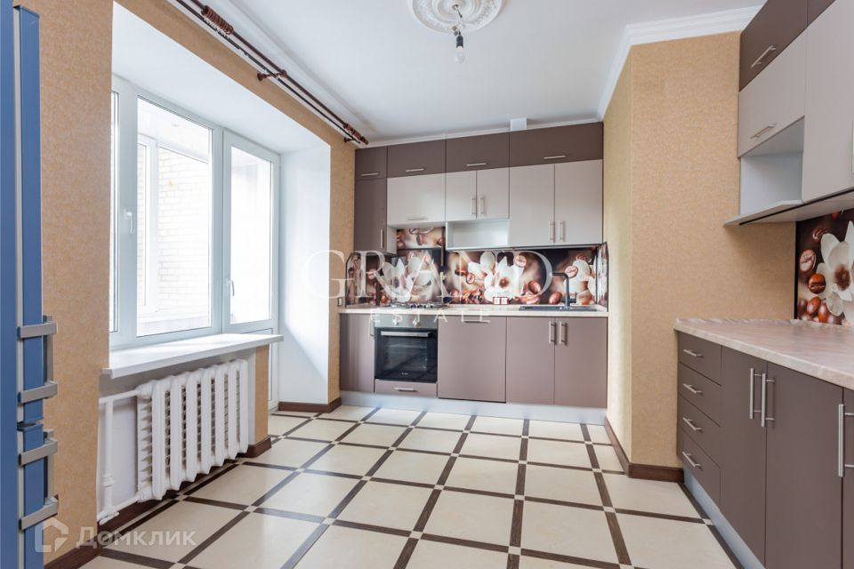 Продаётся 4-комнатная квартира, 120 м²