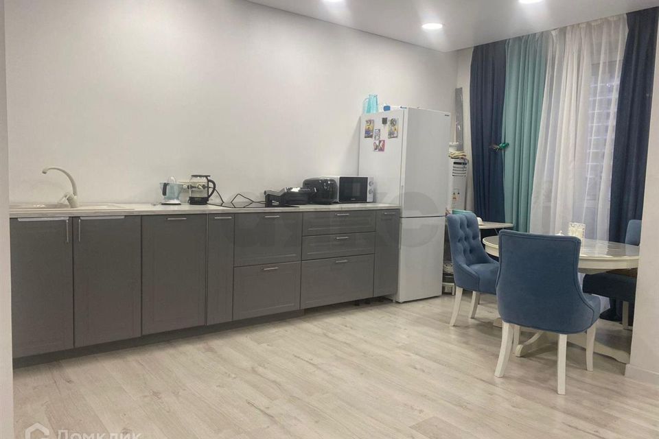 Продаётся 2-комнатная квартира, 82.1 м²