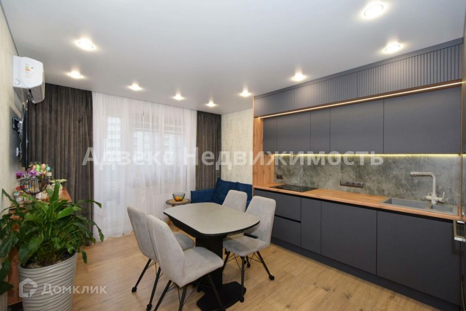 Продаётся 3-комнатная квартира, 93 м²