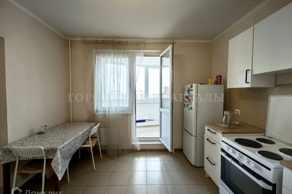 Продаётся 1-комнатная квартира, 42 м²