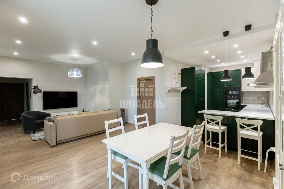 Сдаётся 3-комнатная квартира, 116.5 м²