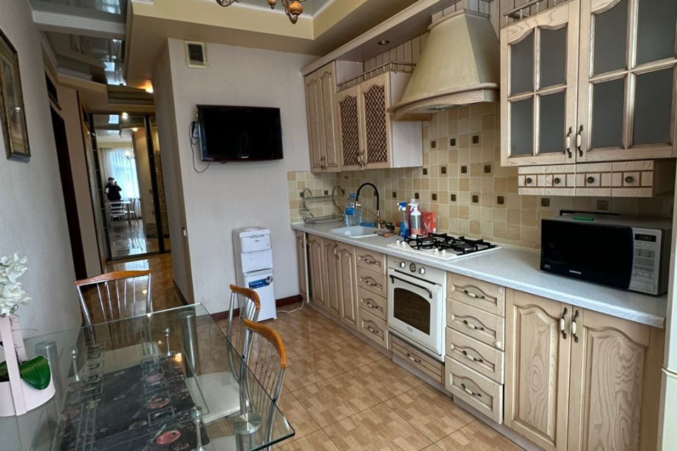 Сдаётся 2-комнатная квартира, 73.7 м²