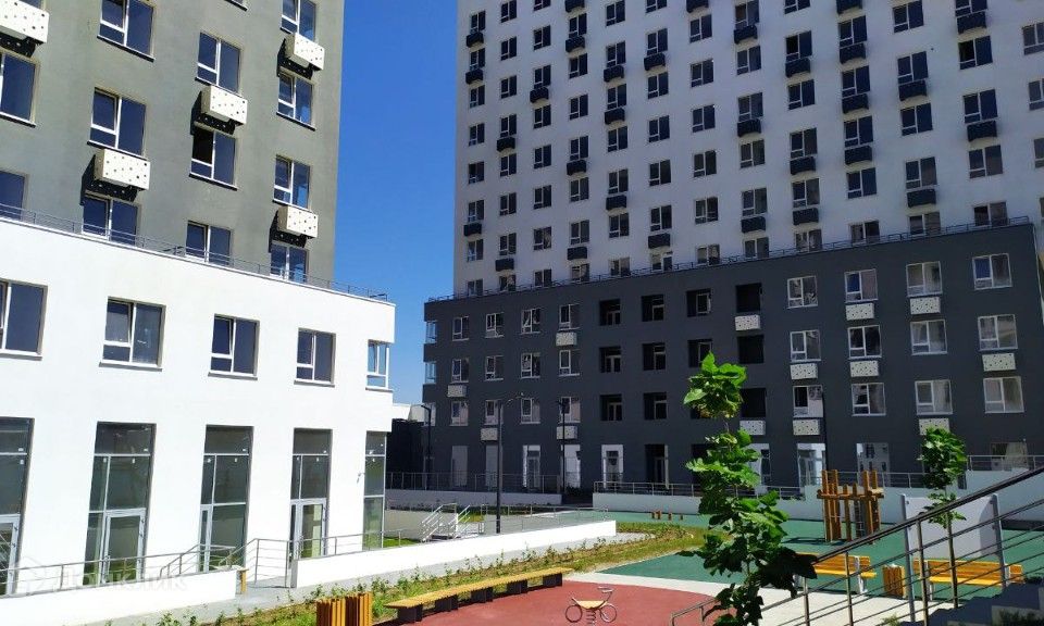 Продаётся 4-комнатная квартира, 100 м²
