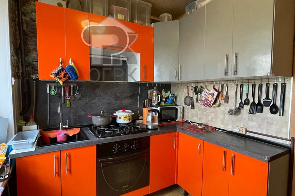 Продаётся 3-комнатная квартира, 57.6 м²
