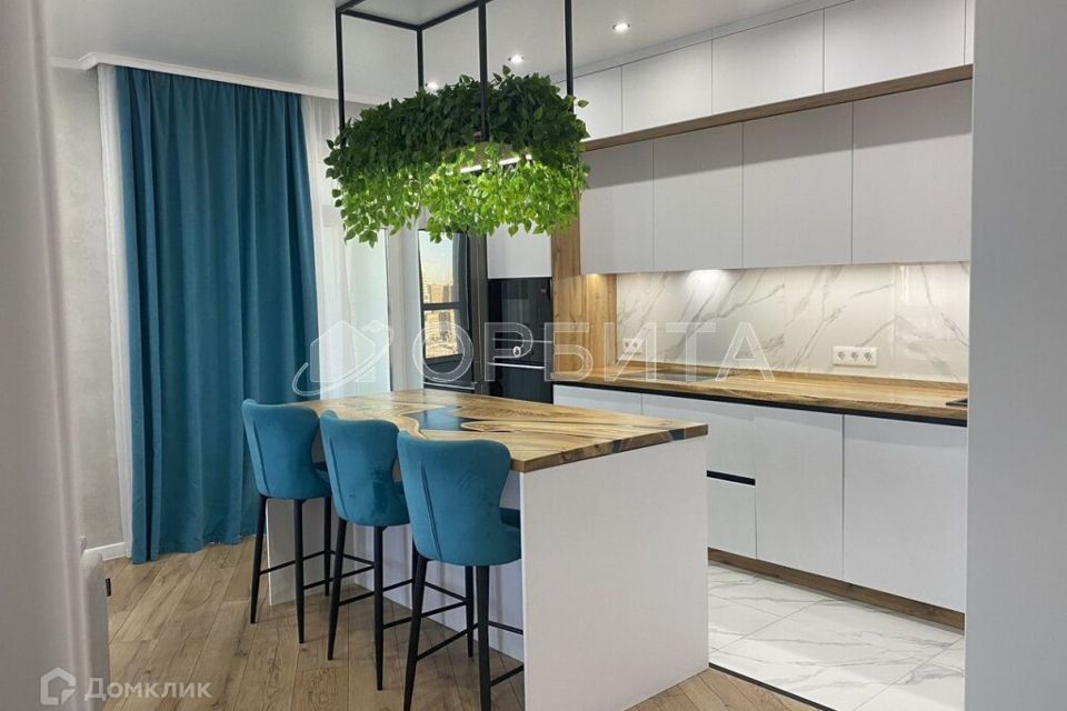 Продаётся 2-комнатная квартира, 72.7 м²