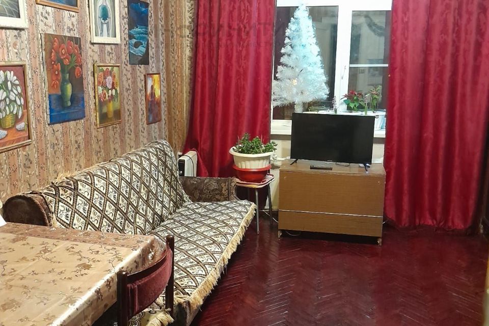 Продаётся 4-комнатная квартира, 100 м²