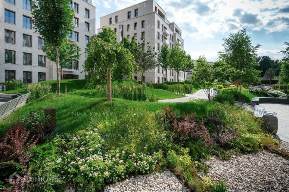 Продаётся 3-комнатная квартира, 117.2 м²