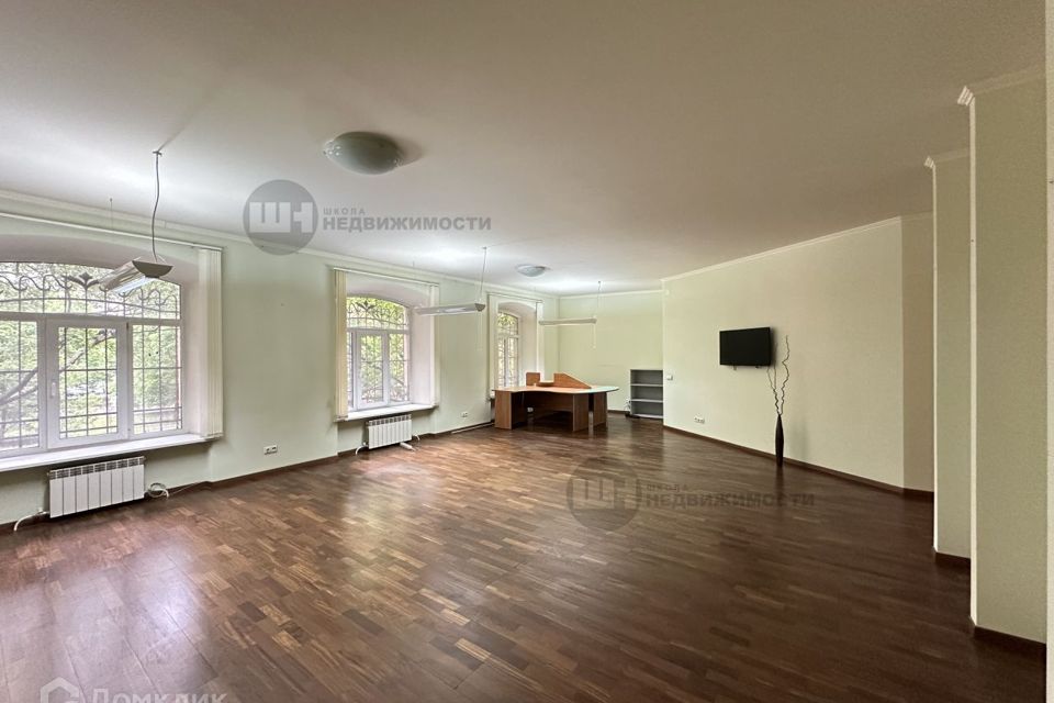 Продаётся 5-комнатная квартира, 162.3 м²