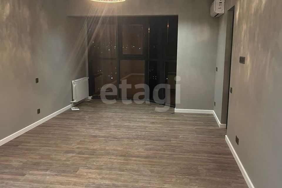 Продаётся 1-комнатная квартира, 61.6 м²