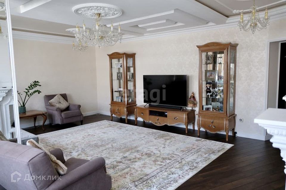 Продаётся 3-комнатная квартира, 115 м²
