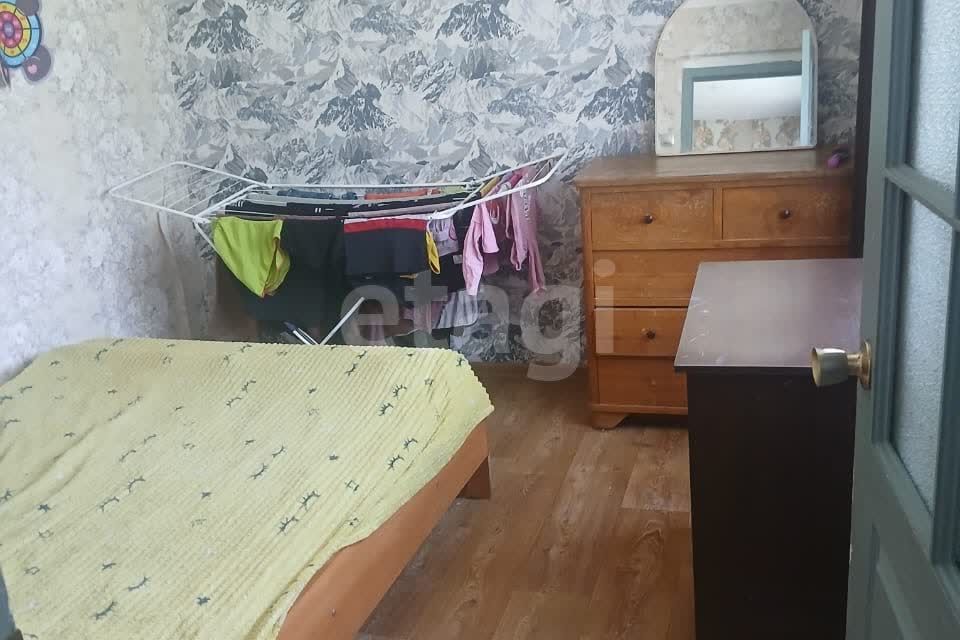 Продаётся 4-комнатная квартира, 58.4 м²