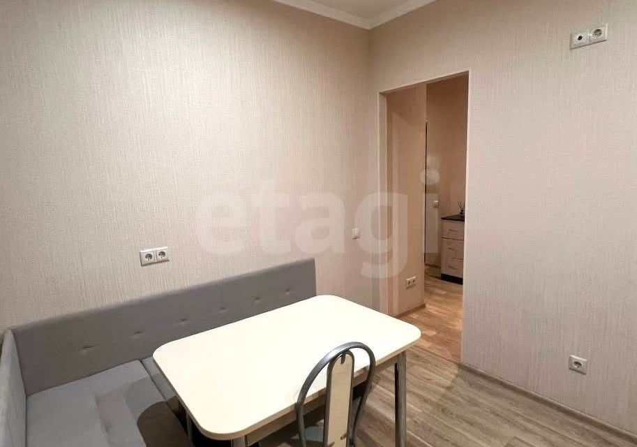 Продаётся 1-комнатная квартира, 39.9 м²