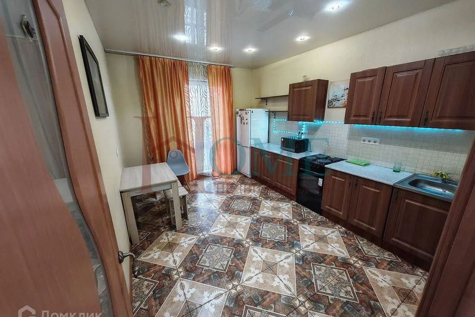 Сдаётся 2-комнатная квартира, 65 м²