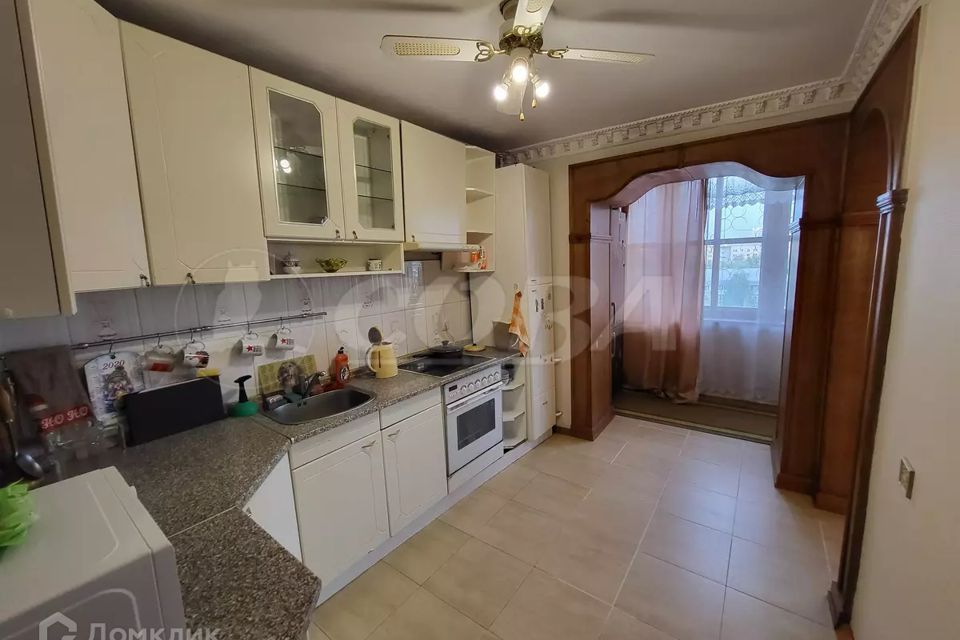 Сдаётся 4-комнатная квартира, 140 м²