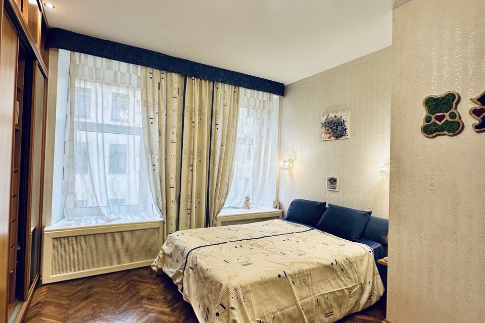Продаётся 3-комнатная квартира, 101.6 м²