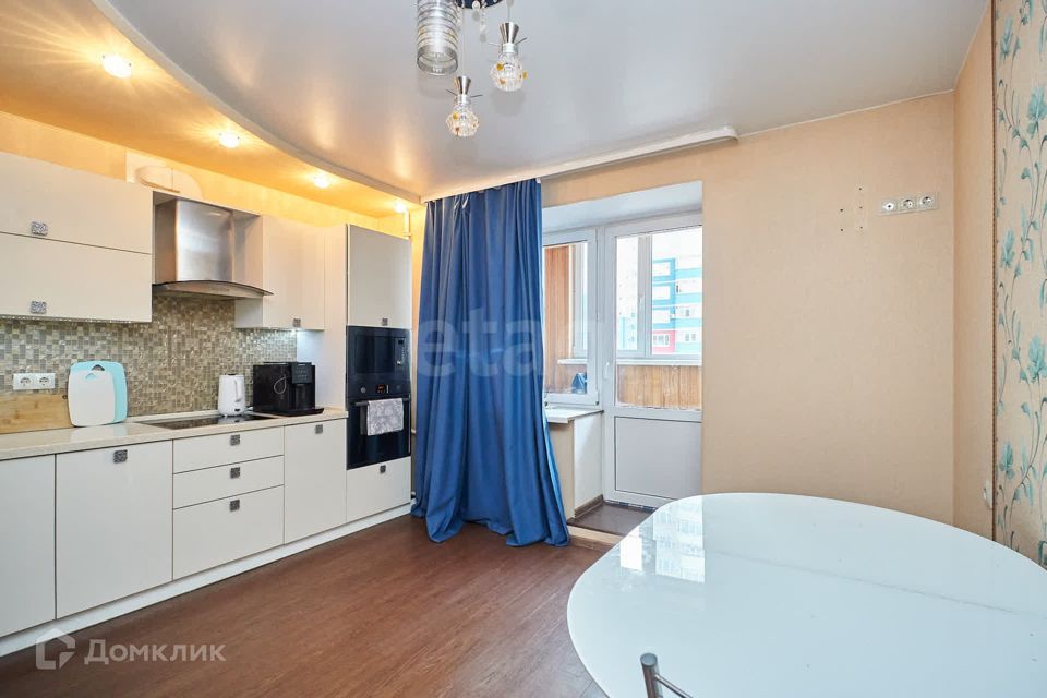Продаётся 3-комнатная квартира, 109.9 м²